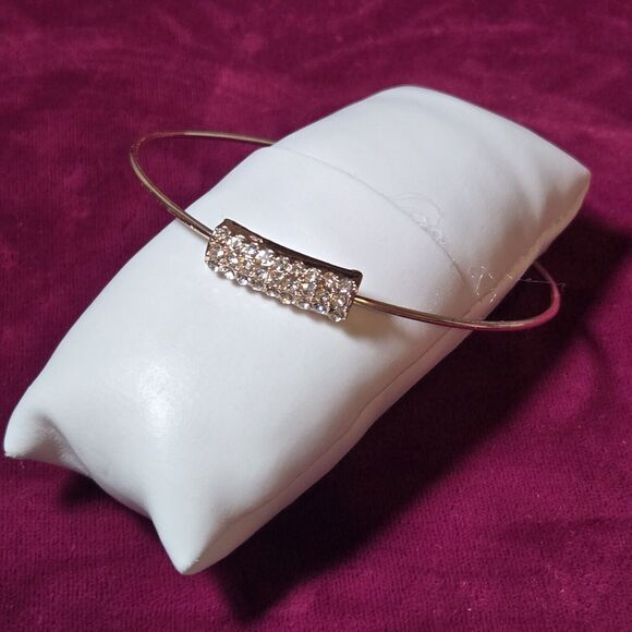 Minimalist Rose Gold-Tone Thin Bangle Bracelet W/ Pavé CZ Cluster Bar Accent 8" - Picture 2 of 6